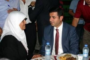 İsrail &uuml;r&uuml;nlerini masadan kaldırttı