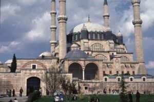 Selimiye Camii'nde kapısı &ouml;r&uuml;len odaya inceleme