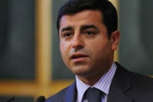 Demirtaş: O polisleri kelep&ccedil;elemek yanlış