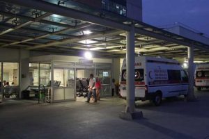 Sokakta oynarken otomobilin altında kaldı