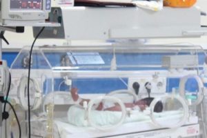 &Ccedil;&ouml;pe bırakılan bebek koruma altında