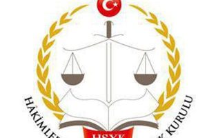 Ş&uuml;pheli polislerin avukatlarından HSYK'ya su&ccedil; duyurusu