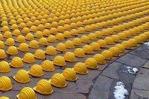 Devler Soma i&ccedil;in sahaya &ccedil;ıkıyor