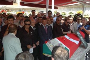 &Ccedil;olpan İlhan son yolculuğuna uğurlandı