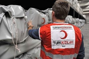 Kızılay'dan Tuzhurmatu'daki T&uuml;rkmenlere yardım