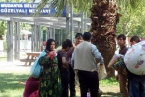 Suriyeliler Mudanya dışına atıldı