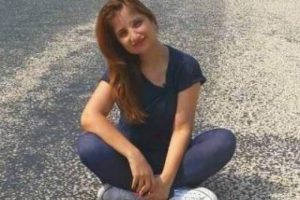 Dehşet! &Ouml;ld&uuml;rd&uuml;ğ&uuml; eşini g&ouml;merken yakalandı