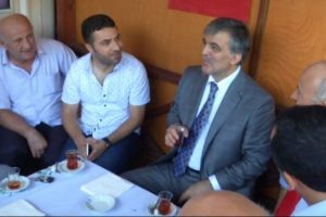 Cumhurbaşkanı G&uuml;l taksicilerle bayramlaştı
