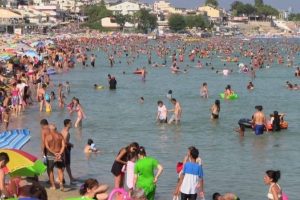 Rus turist T&uuml;rkiye'den vazge&ccedil;emiyor