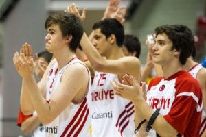 Milliler Karadağ'ı 78-63 mağlup etti