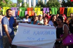 Kadınlardan kahkahalı tepki 