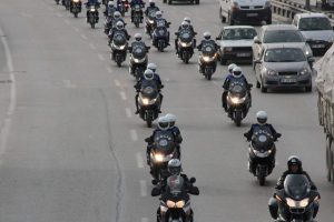 Bursa Polisi sokaktaki korkuyu araştırdı