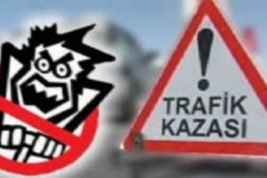 Bursa'da &ccedil;eşmeye &ccedil;arpan otomobil ve 5 yaralı