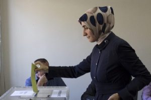 T&uuml;rk vatandaşları İtalya'da sandık başına gitti