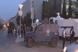 Gazi'de olaylı gece: 1 &ouml;l&uuml;