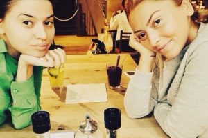 Hadise makyajsız fotoğrafını paylaştı...