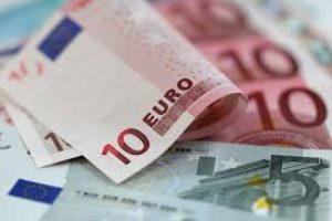 Akılalmaz olay! 1 milyon euro &ccedil;&ouml;pe gitti!