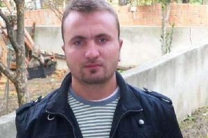 Akılalmaz &ouml;l&uuml;m! Kestiği mermer boğazına saplandı