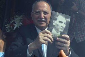 İhsanoğlu'ndan Erdoğan'a İstiklal Marşı yanıtı