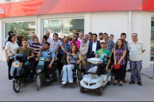 &Uuml;&ccedil; aylıklarını Erdoğan'a g&ouml;nderdiler