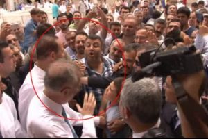 İhsanoğlu'na şok protesto!