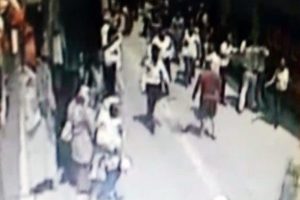 Minib&uuml;s&uuml;n &ccedil;arptığı &ccedil;ocuk &ouml;ld&uuml;