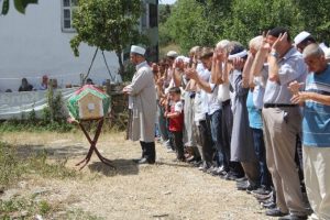 İbrahim &Ouml;ks&uuml;z toprağa verildi