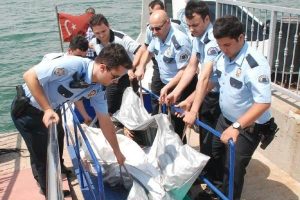 Vapurdan atladı cesedi 18 g&uuml;n sonra bulundu