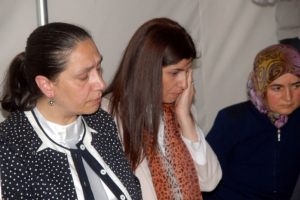 Vekiller g&ouml;zyaşlarına boğuldu