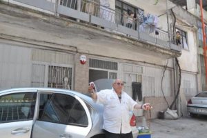 Almanya'dan d&ouml;nd&uuml;, evinde Suriyelileri buldu