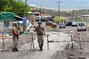 PKK'nın ka&ccedil;ırdığı 2 &ccedil;ocuk son anda kurtarıldı
