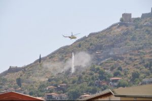 Tarihi kalede 2 g&uuml;nde 2 yangın