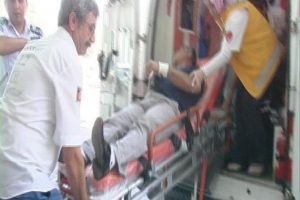 Polis memuruna bı&ccedil;aklı saldırı