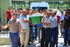 Suda boğulan kardeşlere h&uuml;z&uuml;nl&uuml; veda