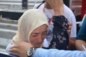 Başbakan'a ulaşamayınca g&ouml;zyaşı d&ouml;kt&uuml;