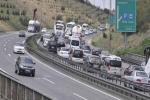 Bayramda tatile gidenler d&ouml;nmeye başladı