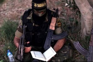 İsrail o komutanını da &ouml;ld&uuml;rd&uuml;!