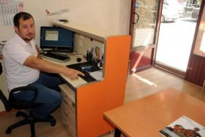 Bilet aldı cep telefonu &ccedil;aldı