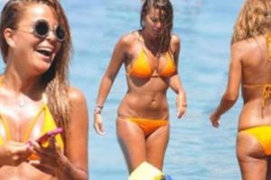 &Ouml;zlem Yıldız i&ccedil;in iki erkek birbirine girdi...