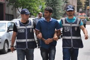 3 kilo esrarla yakalandı