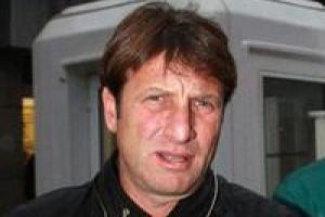Kaya &Ccedil;ilingiroğlu ehliyeti kaptırdı...