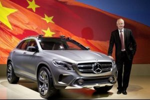 Mercedes'e şok baskın