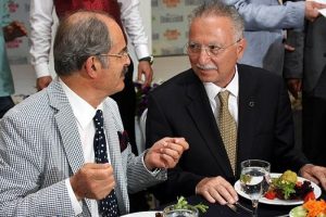 "T&uuml;rkiye'nin sessiz yığınları kararını verecek"