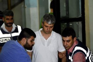 27 ş&uuml;pheli sağlık kontrol&uuml;nden ge&ccedil;irildi