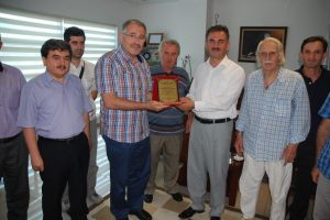 K&uuml;lt&uuml;rel programlara teşekk&uuml;r plaketi