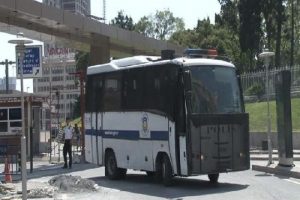 Paralel ş&uuml;pheliler adliyede