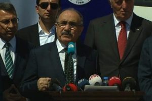 T&uuml;rkiye T&uuml;rkmenlere 20 bin kişilik kamp kuruyor
