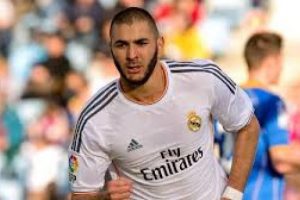 Real Madrid yıldız futbolcu ile nikah tazeledi