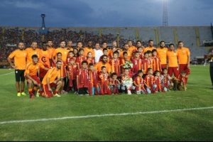 Galatasaraylı futbolculardan anlamlı hareket