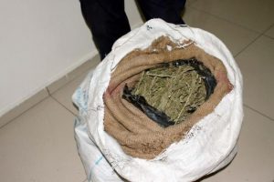 Gaziantep'te 8 kilo esrar ele ge&ccedil;irildi